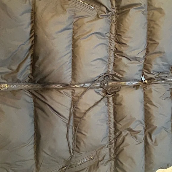 Athleta Black Puffer Vest - Picture 4 of 8